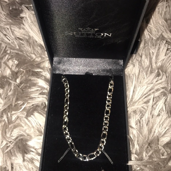 Sutton Other - Sutton silver chain